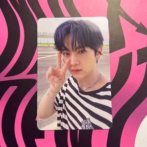Stray Kids Lee Know Official Maxident Photocard.    ~ Go Ver. ~